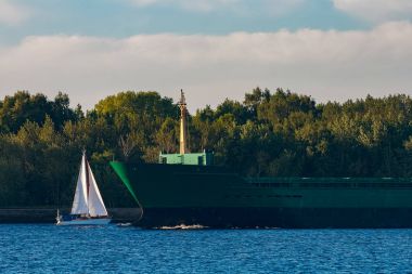 Yeşil kargo gemisiyle bağlantı noktası