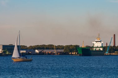 Yeşil kargo gemisiyle bağlantı noktası