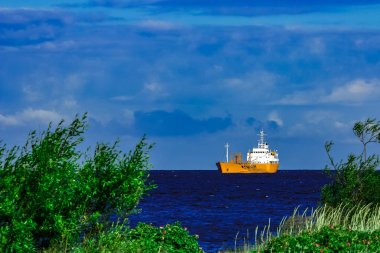 Sarı tanker gemisi