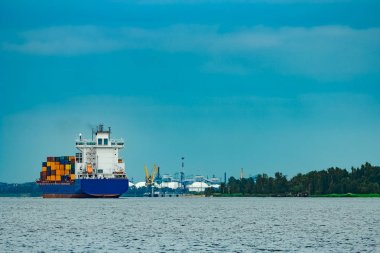 Mavi konteyner gemisi