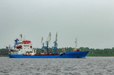 Mavi kargo tanker gemisi