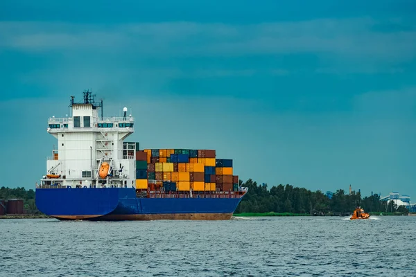 Mavi konteyner gemisi