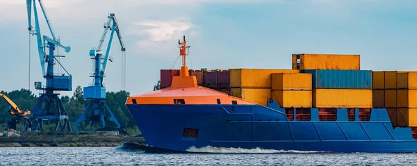 Blue container ship underway — Stock Photo, Image