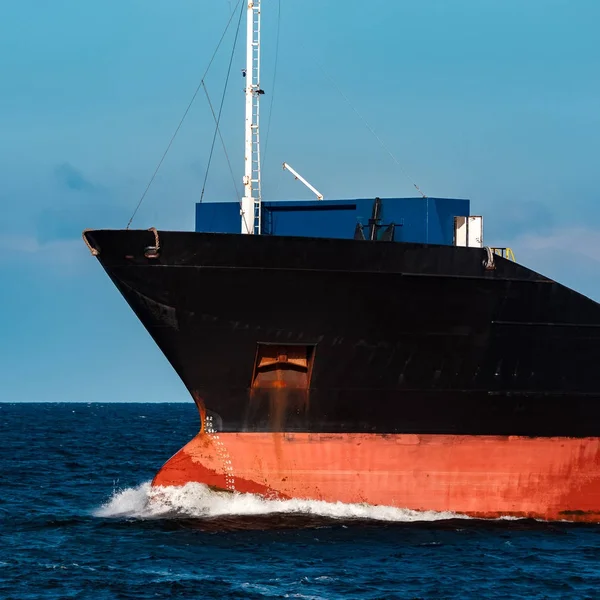 Navio de carga preto — Fotografia de Stock