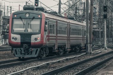 Kırmızı yolcu treni