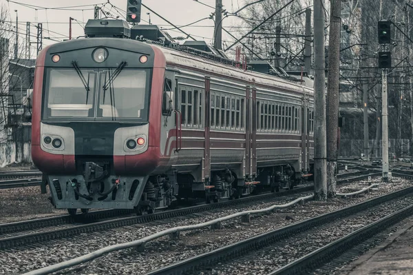 赤の旅客列車 — ストック写真