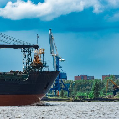 Kargo gemisi devam mavi