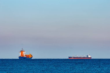 Konteyner gemisi devam mavi