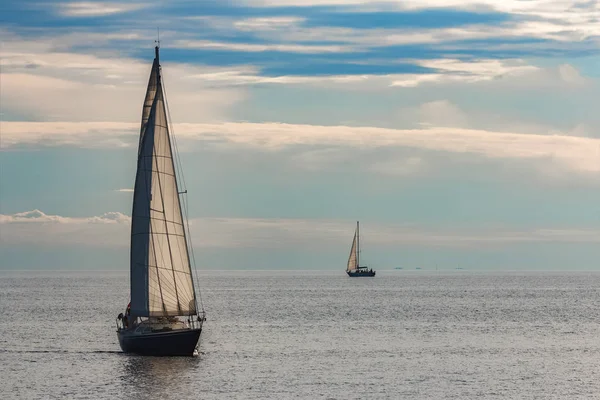 Voiliers voyageant par mer Baltique — Photo