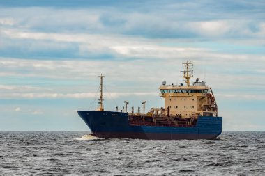 Mavi kargo tanker gemisi