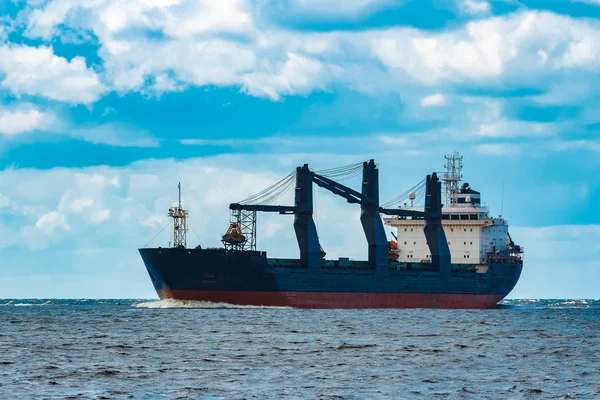 Merchandise Import Stora Blå Lastfartyg Flyttar Till Riga Port — Stockfoto