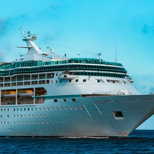 Luxury Cruise Liner Underway Tour Travel Spa Services — Stock Photo, Image