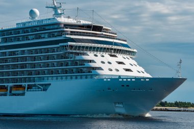 Royal cruise gemisi yolda