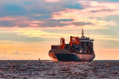 Konteyner gemisi devam mavi