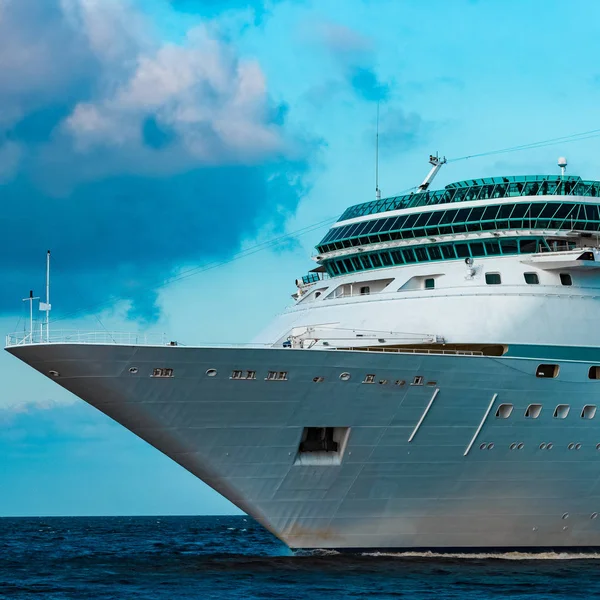 Luxury cruise liner in travel — Stock Photo, Image