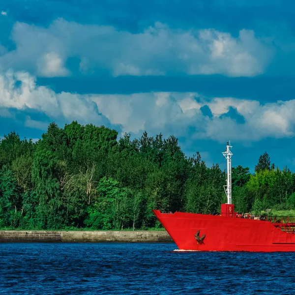 Kırmızı tanker gemisi — Stok fotoğraf