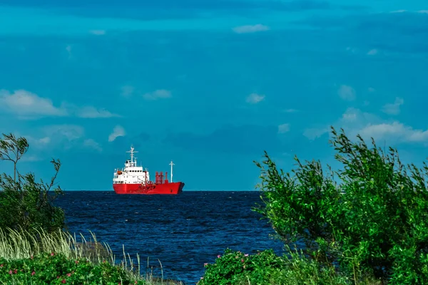 Červená tanker loď — Stock fotografie