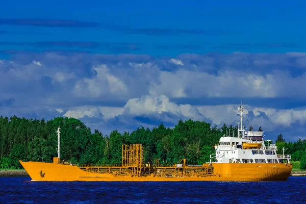 Κίτρινο πετρελαιοφόρο πλοίο — Φωτογραφία Αρχείου