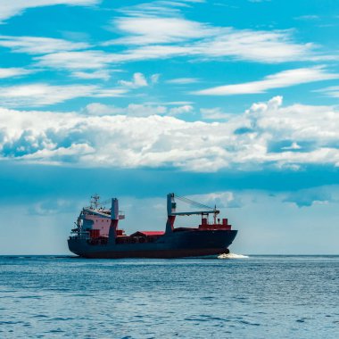 Kargo gemisi devam mavi