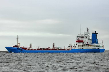 Mavi kargo tanker gemisi
