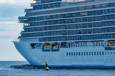 Royal cruise gemisi yolda