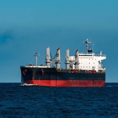 Siyah bulker gemi. Lojistik ve mal nakliyatı