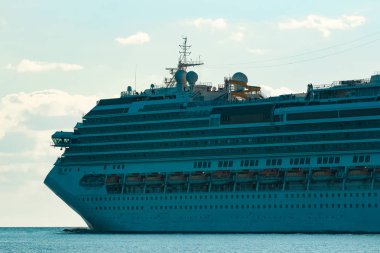Büyük royal cruise gemisi yolda. Seyahat ve spa hizmetleri