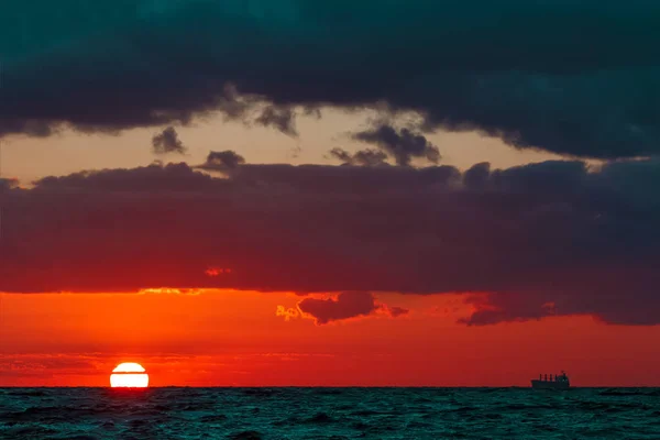 Pôr Sol Quente Romântico Sobre Mar Báltico Paisagem Calma — Fotografia de Stock
