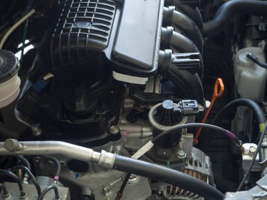 Yeni araba motorunun ayrıntılarını kapat