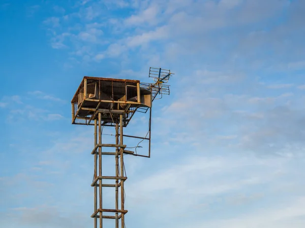 Velhos Alto Falantes Públicos Transmitem Estilo Vintage Torre Alta Fundo — Fotografia de Stock