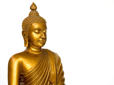 Antika Buda heykeli altın beyaz arka planda (izole arka plan). Buda'nın yüzü sağa dönük.
