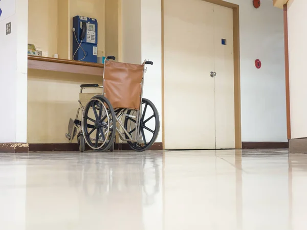 Wheelchair Parking Front Blue Public Telephone Hospital Wheelchair Accessible Elderly — Stock Photo, Image