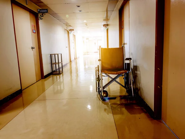 Estacionamento Cadeira Rodas Frente Quarto Hospital Acessível Para Idosos Doentes — Fotografia de Stock