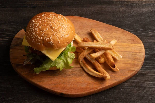 Hamburger Maison Frais Savoureux Avec Légumes Frais Laitue Tomate Fromage — Photo