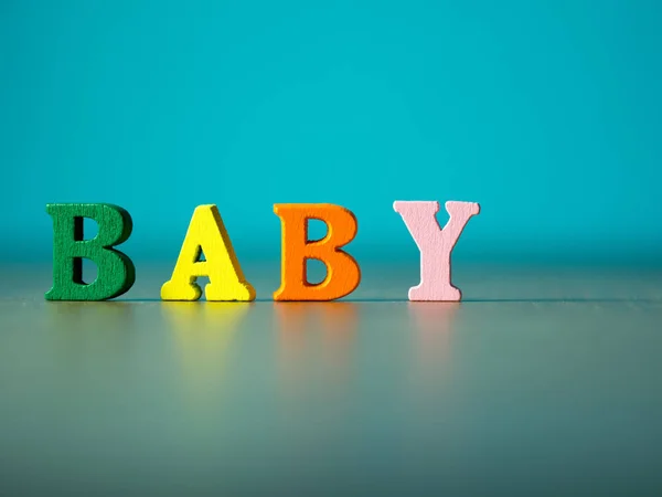 Bebe Alphabet Anglais En Bois Couleur Lettre Alphabet Bebe Sur Table Et Fond En Bois Est Bleu Poudre Lettres Symbole Stock Photo Bebe Alphabet Anglais En Bois Couleur Lettre Alphabet Bebe Sur Table Et Fond En Bois Est Bleu Poudre Lettres Symbole Stock Photo