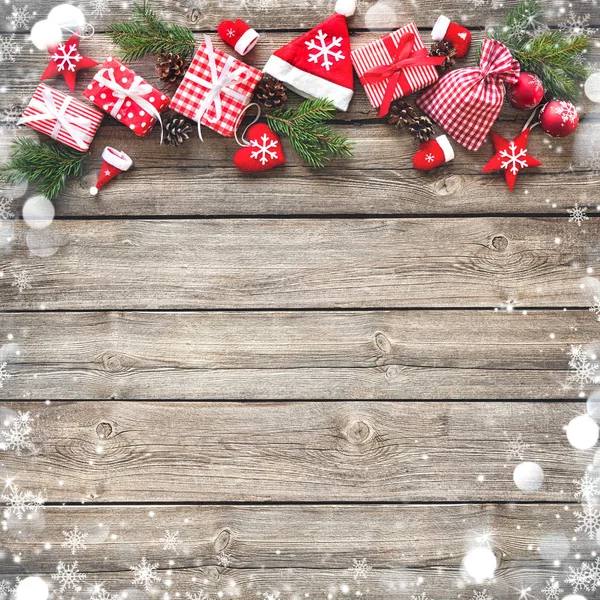 Fondo de Navidad con decoraciones y cajas de regalo — Foto de Stock