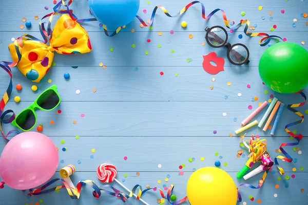 Fondo colorido del cumpleaños o del carnaval — Foto de Stock