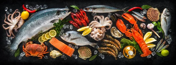Peixes e mariscos frescos — Fotografia de Stock