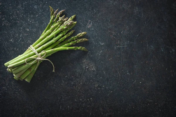 Asparagi verdi freschi — Foto Stock