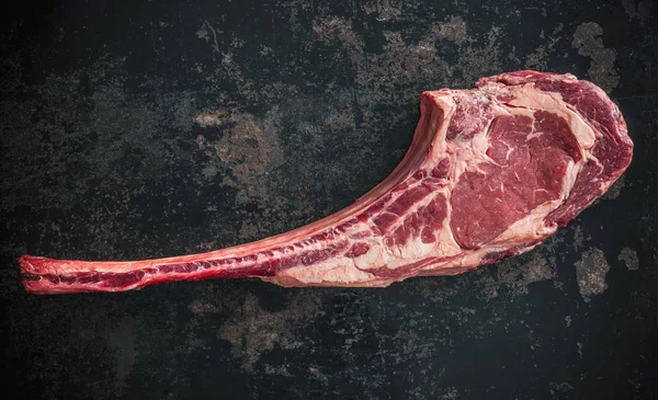 Droge leeftijd ruwe van de tomahawk biefstuk — Stockfoto