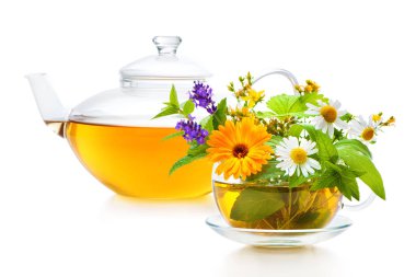 Bir fincan bitki çayı.