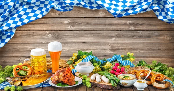 Oktoberfest bira, çerez ve çeşitli Bavyera spesiyalleri