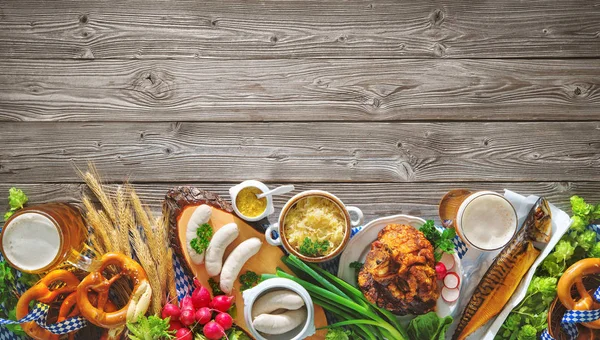 Oktoberfest beer, pretzels and various Bavarian specialties — Stock Image Oktoberfest beer, pretzels and various Bavarian specialties Stock Image