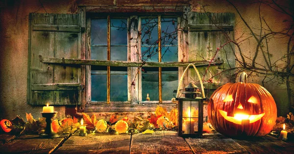 Gyertya világít a Halloween tököt — Stock Fotó