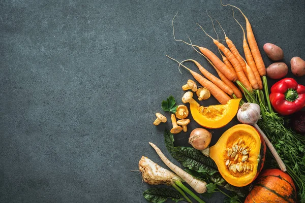 Podzimní zelenina ingredience pro chutné díkůvzdání nebo vánoční pokrmy — Stock fotografie