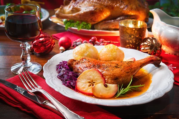 Entenkeule gebraten — Stockfoto