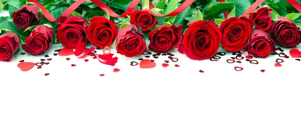 Red roses isolated on white — Stock Photo, Image