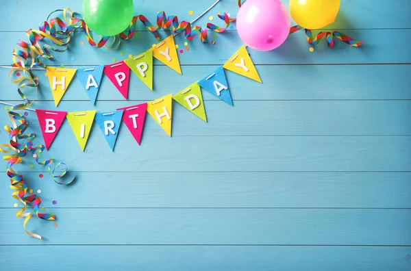 Fondo de fiesta de cumpleaños feliz con texto y herramientas coloridas — Foto de Stock