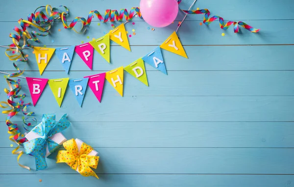 Happy birthday party achtergrond met tekst en kleurrijke tools — Stockfoto