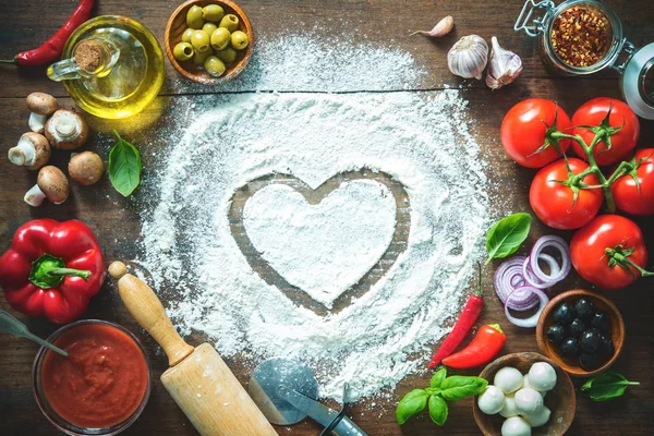 Ingredients and spices for making homemade pizza — Stock Photo, Image